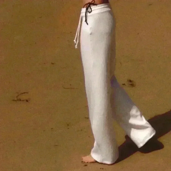 Zara Wide Legged White Sweatpants Joggers - Picture 2 of 4